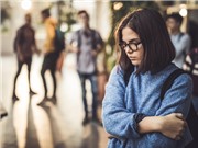 Làm gì khi trẻ “chui vào vỏ ốc”